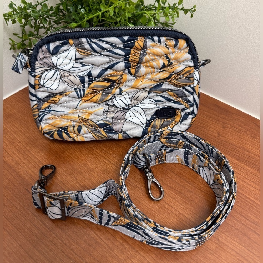 Lug Coupe Convertible Crossbody Bag Lilly Gray Pattern EUC